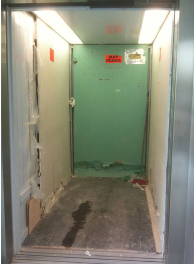 Aspecto de uno de los ascensores del hospital inaugurado