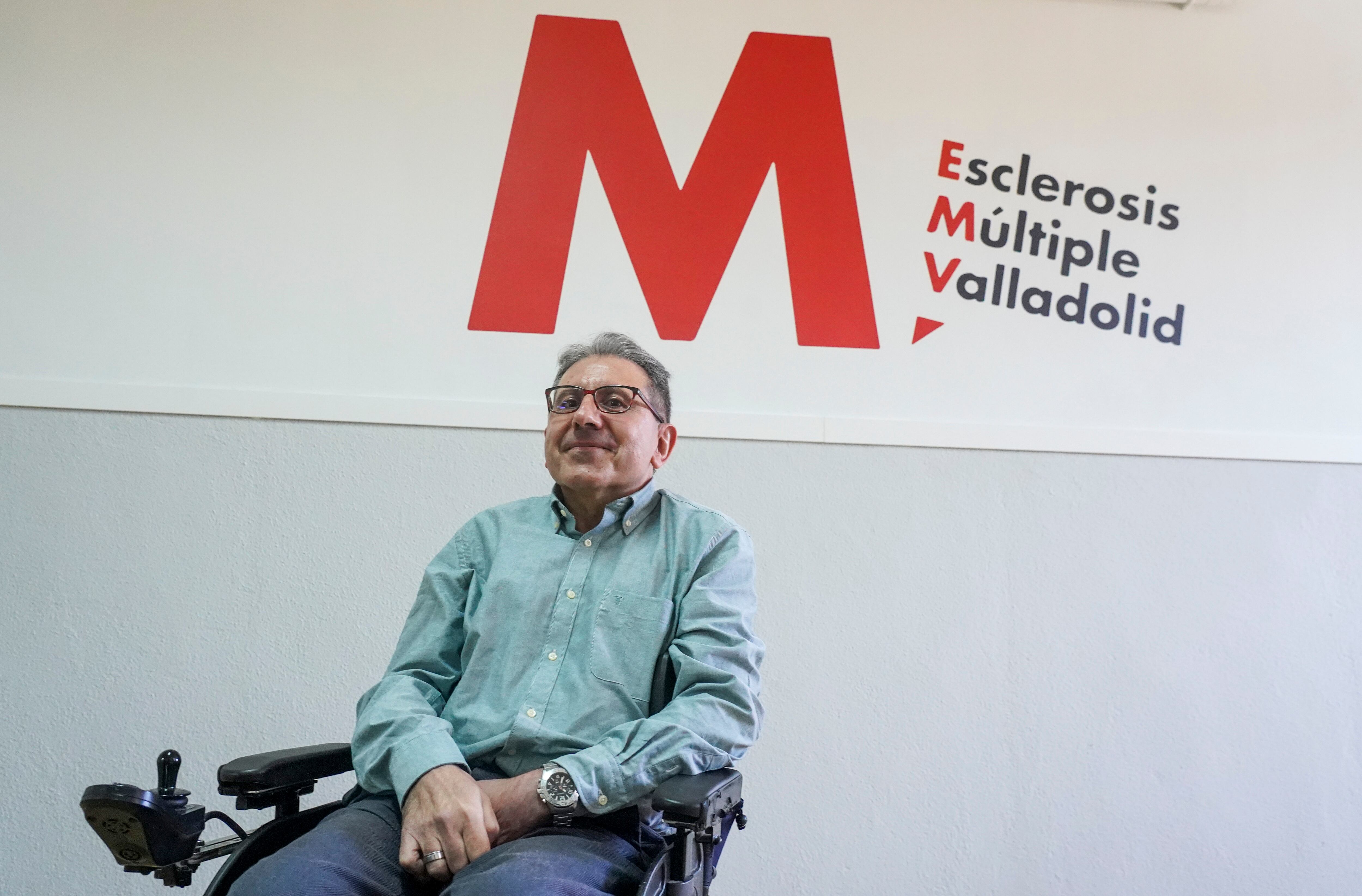 Bajo el lema �Ponemos el �ltimo ladrillo� se inaugura la nueva sede de la Asociaci�n Esclerosis M�ltiple Valladolid, con la presencia del presidente de la Diputaci�n de Valladolid. Conrado �scar; la concejala de Educaci�n, Infancia, Juventud e Igualdad, Victoria Soto; y JJ. Vaquero