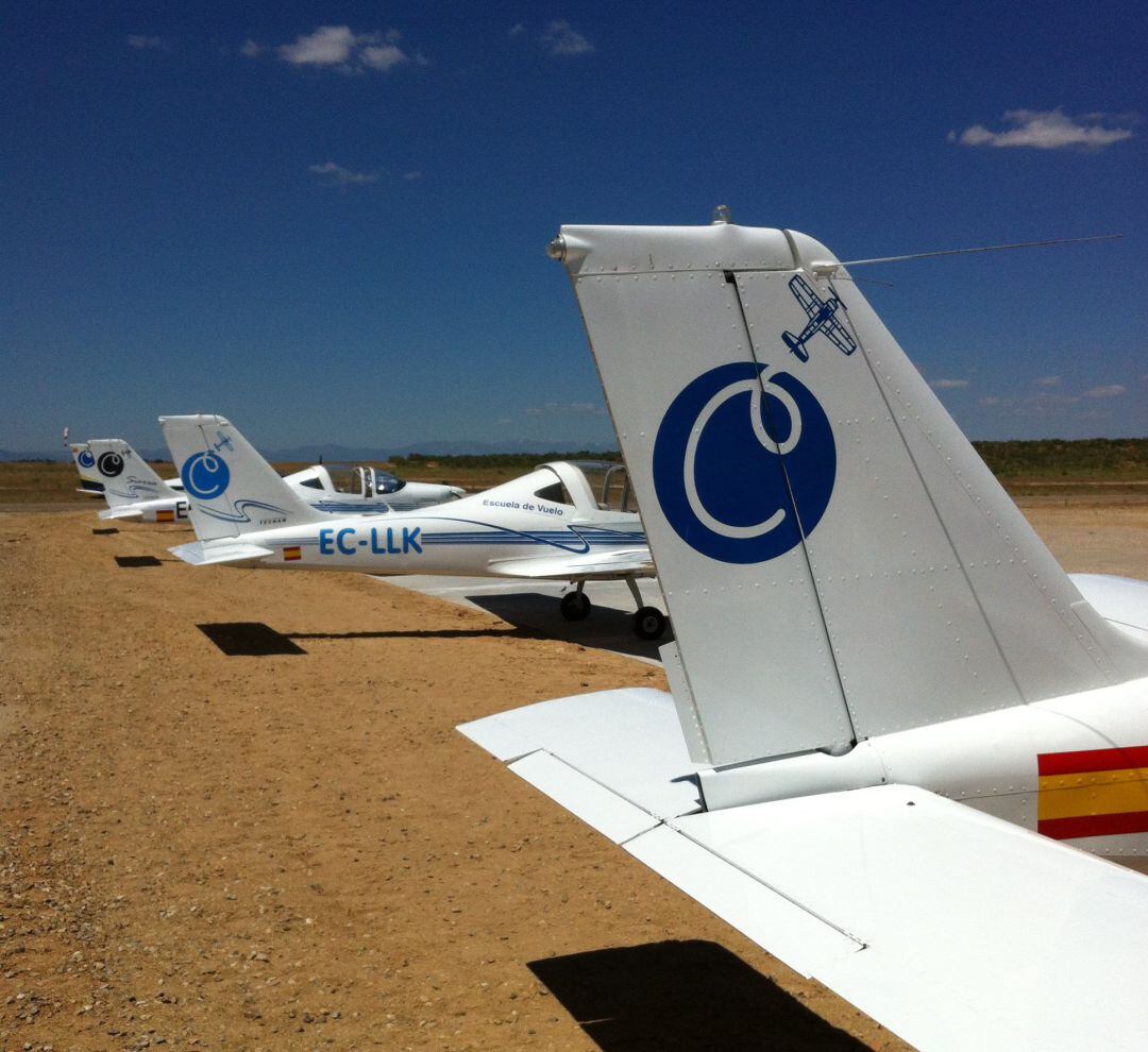 Dos fallecidos tras la caída y posterior incendio de una avioneta en el aeródromo de Casarrubios del Monte. 
 