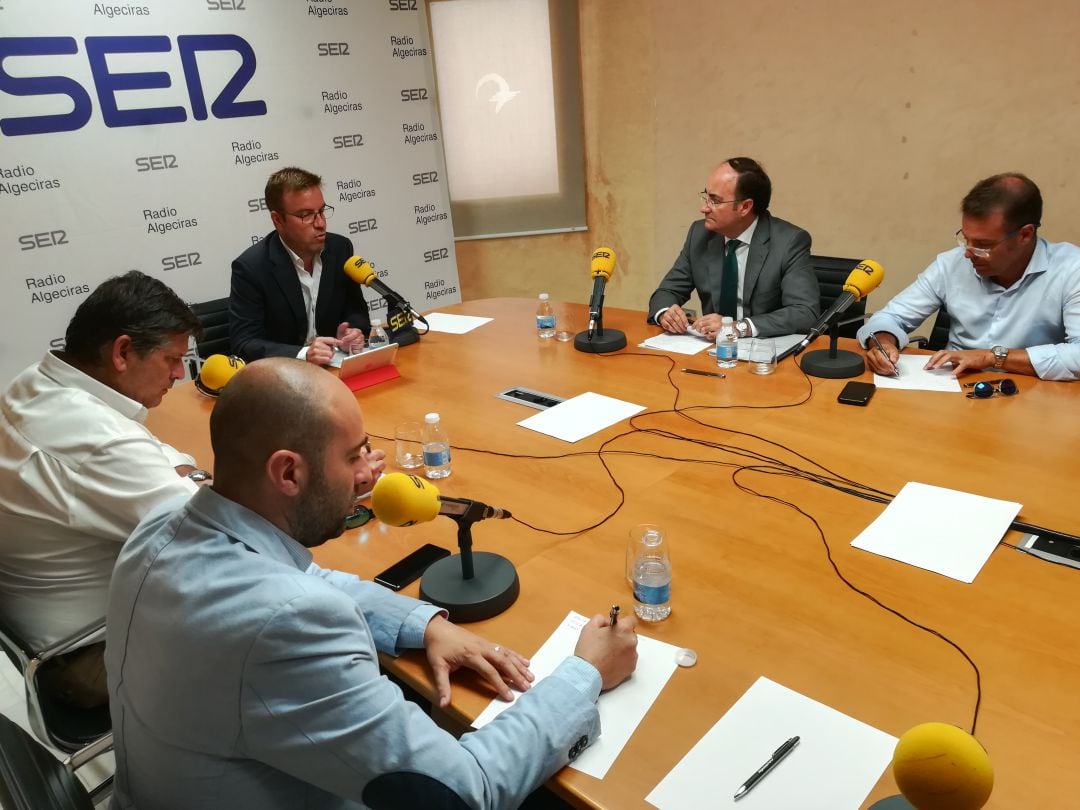 Gerardo Landaluce, junto al resto de invitados de 'La Ventana Andalucía' de la Cadena SER.
