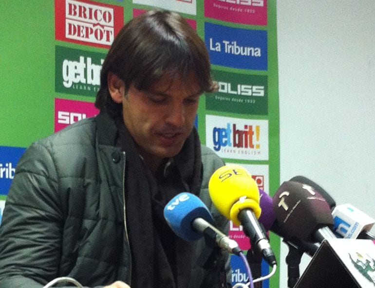 Morientes muy contento con el jugador de Villacañas