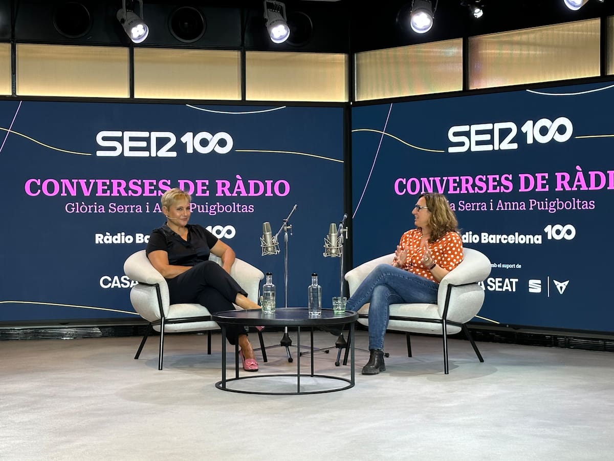 Converses de ràdio amb Glòria Serra i Anna Puigboltas