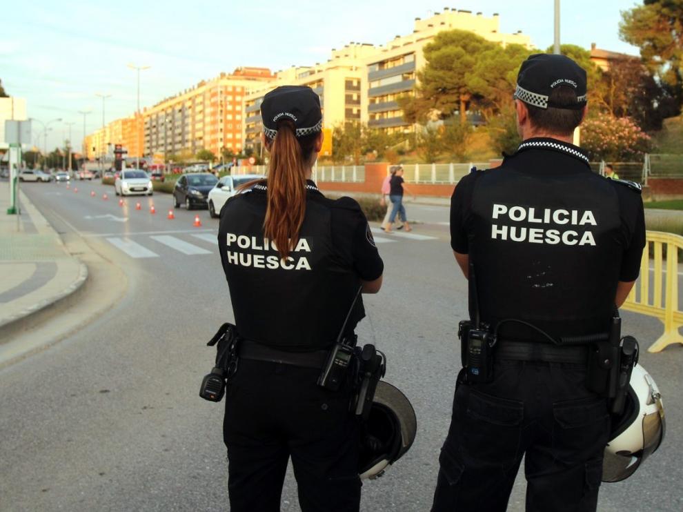 Agentes de la policía local en Huesca