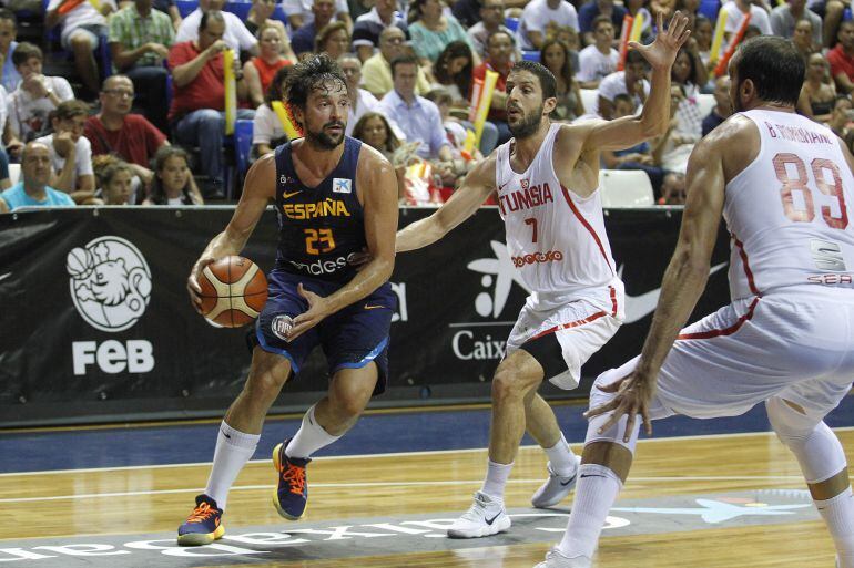 Llull, durante un partido con la selección española