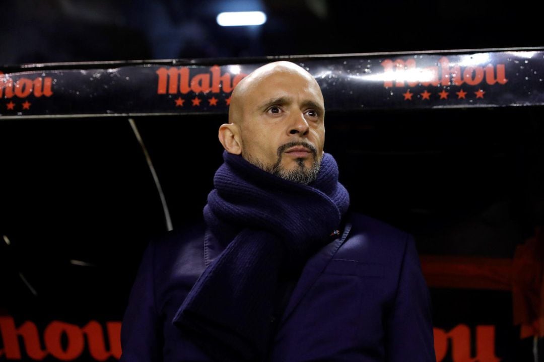 Miguel Cardoso antes del inicio del Rayo Celta