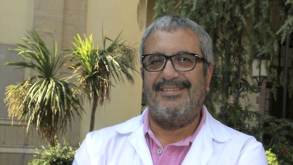 El Gerente del Hospital Provincial de Castellón, Joaquín Sanchis, no ha incluido en el portal de transparencia su participación en tres sociedades privadas