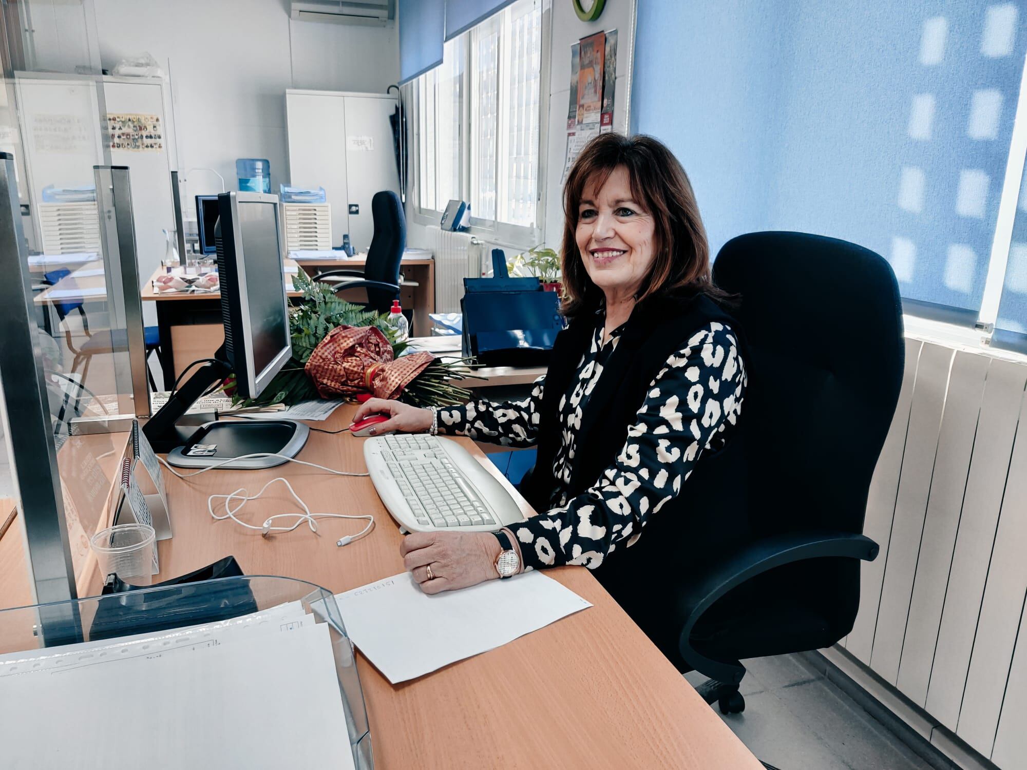 Magdalena Martínez en su puesto de trabajo en el IES  Juan López Morillas