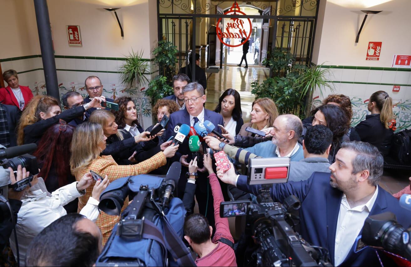 Encuentro de Puig con los medios de comunicación de Castellón