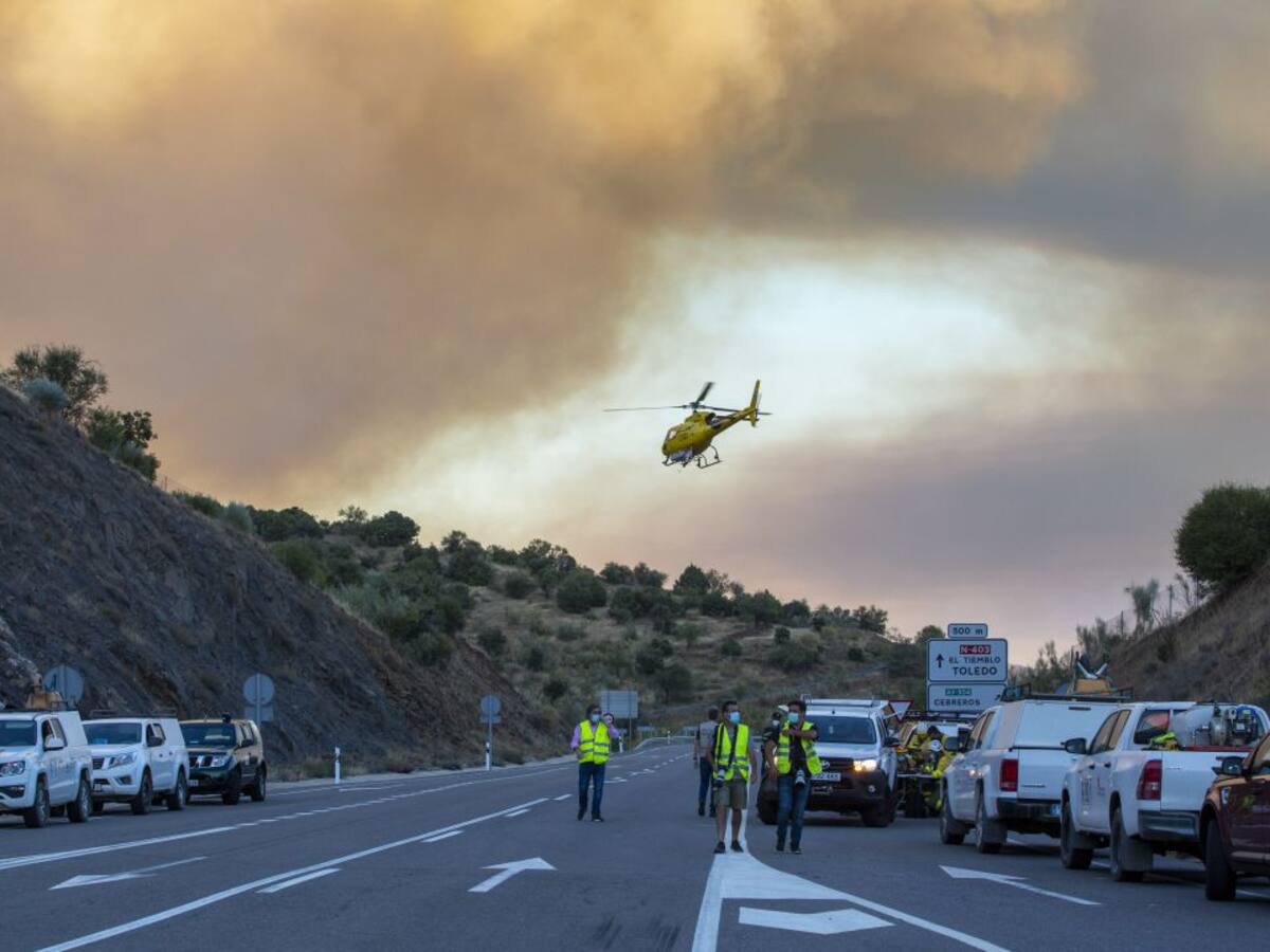 Evoluciona favorablemente el incendio forestal de El Tiemblo