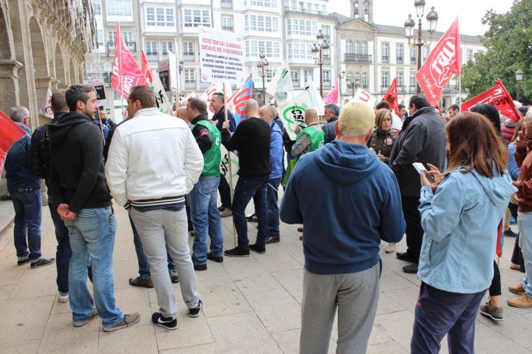 Concentración de trabajadores de Alcor en el Concello de Lugo