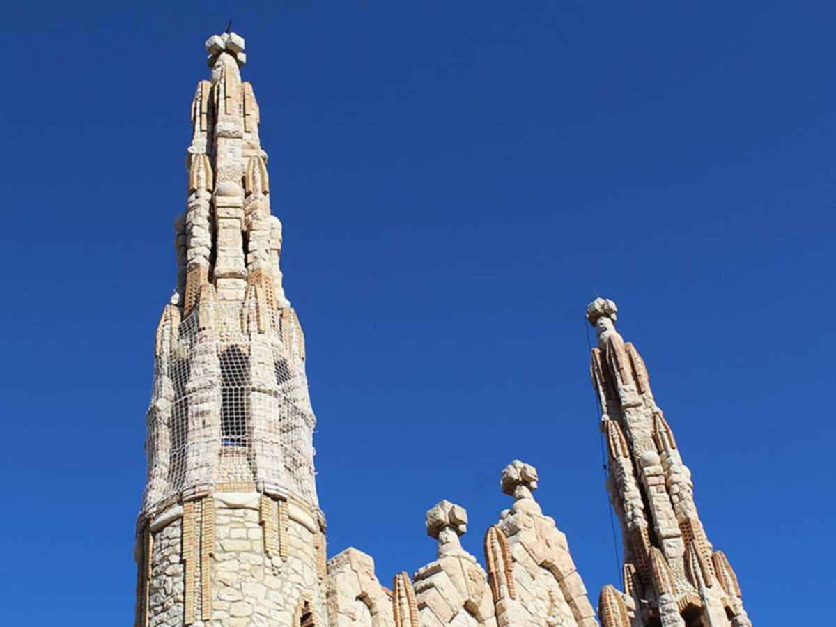 Novelda reanuda los trabajos de reparación del torreón del Santuario