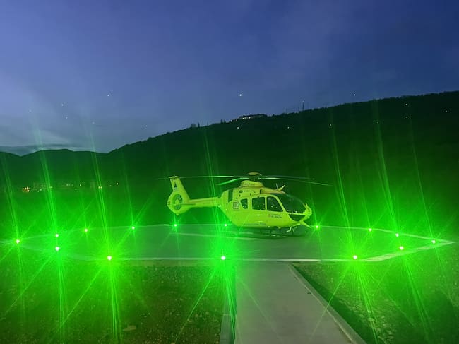 La helisuperficie está adaptada a vuelos nocturnos
