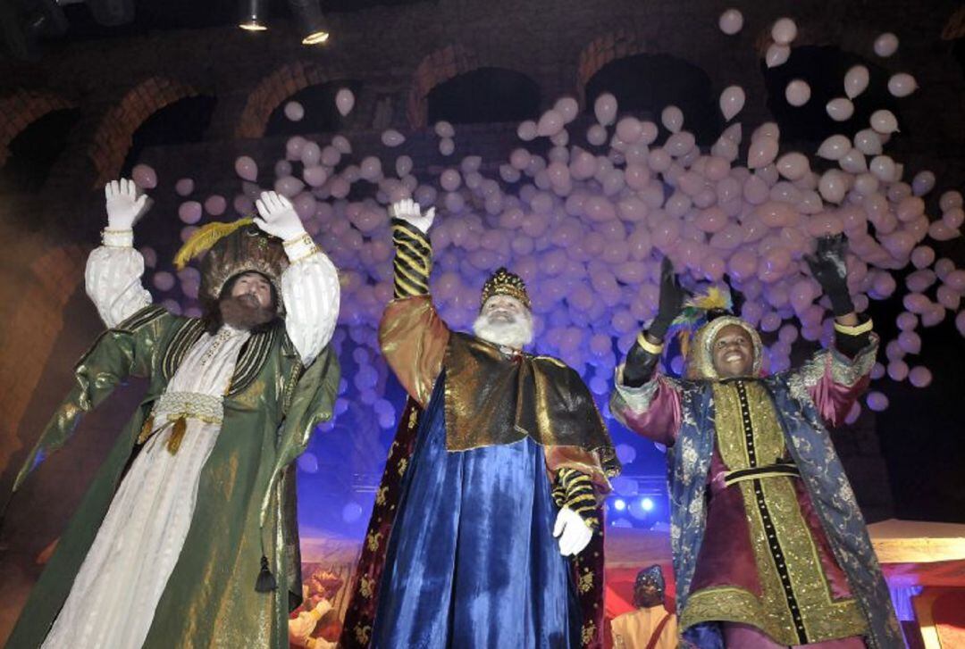 Los Reyes Magos a su llegada al Acueducto