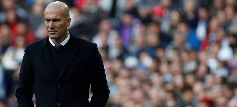 Zidane, durante el encuentro ante el Málaga en el Bernabéu