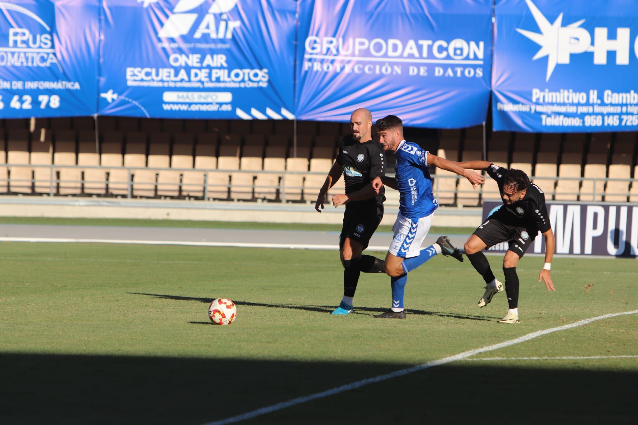 Imagen del partido entre el Xerez DFC y el Juventud Torremolinos