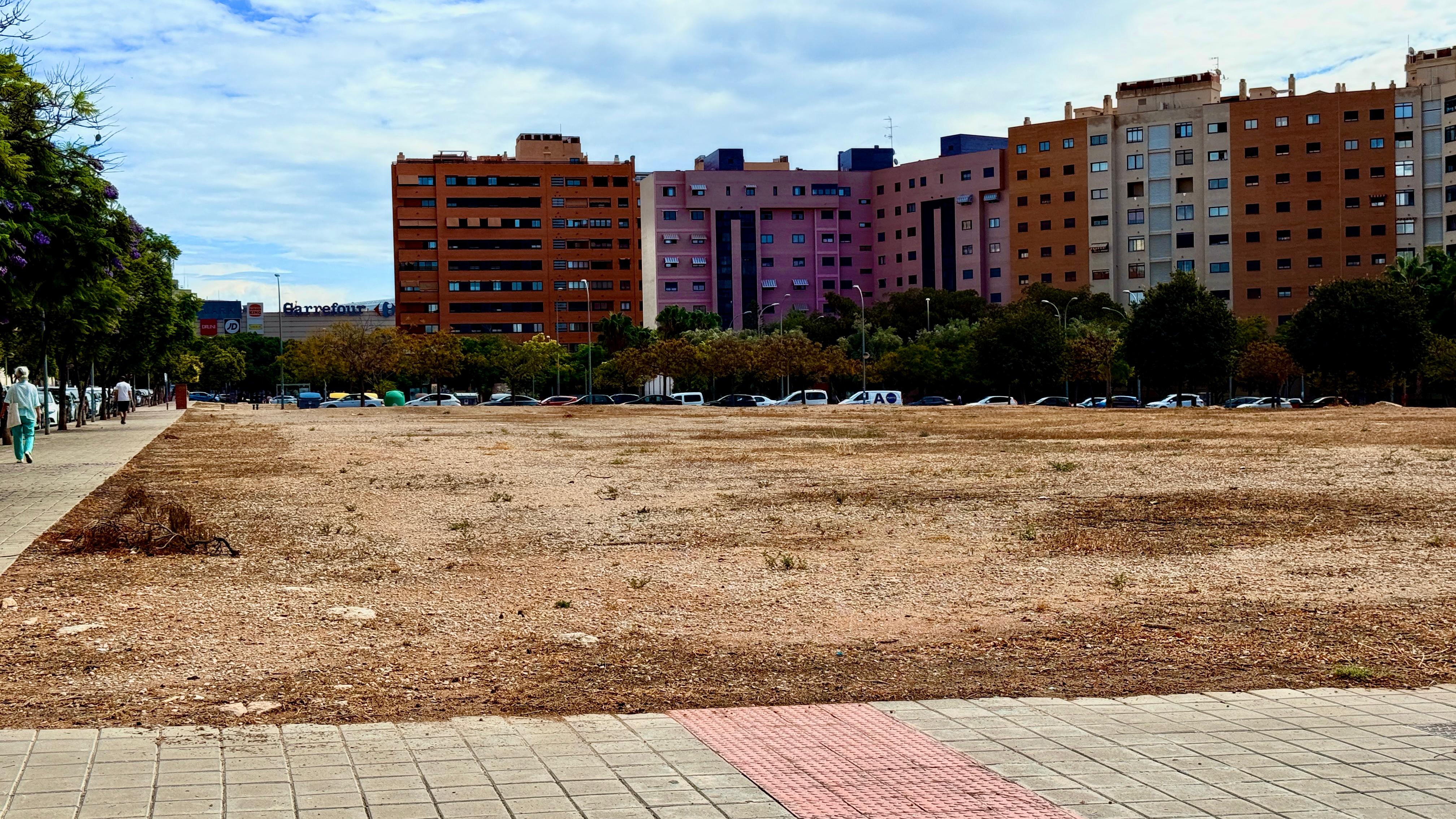 Parcela en la calle Polop donde el Lucentum quiere ubicar sus instalaciones