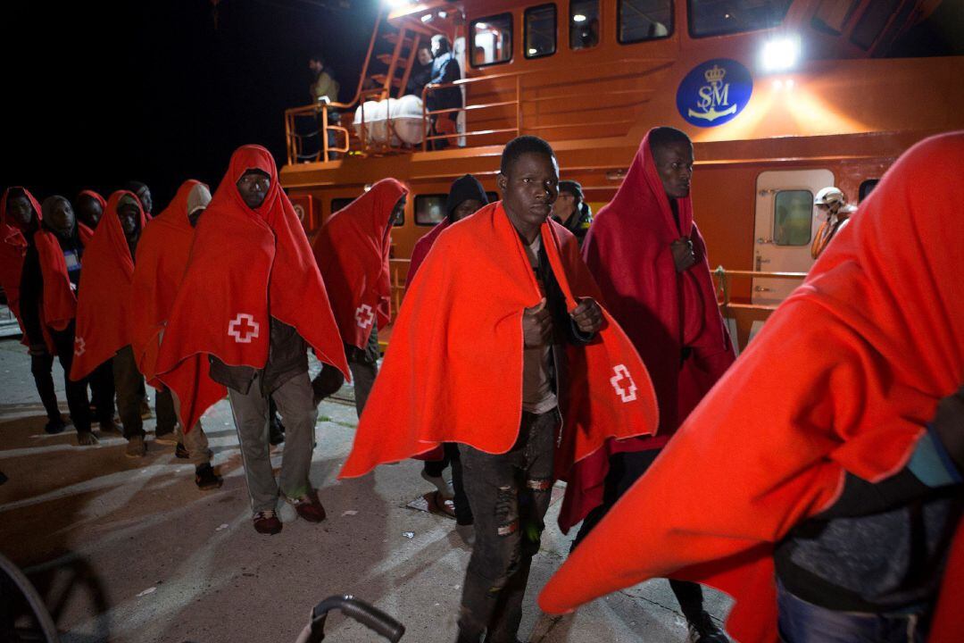 Inmigrantes a su llegada al puerto de Motrill