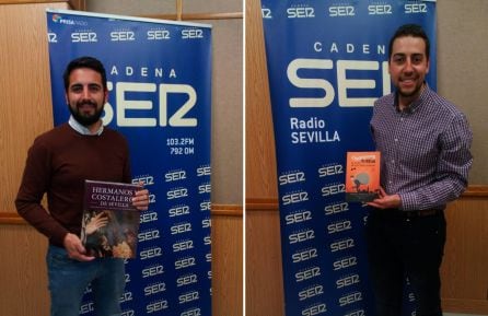 A la izquierda, nuestro oyente Juan Pedro Marín con su ejemplar de la enciclopedia &#039;Hermanos y Costaleros de Sevilla&#039;. A la derecha, el joven escritor Manuel Moreno Reina con su ópera prima, &#039;Operación Torrija, el robo de las siete coronas&#039;