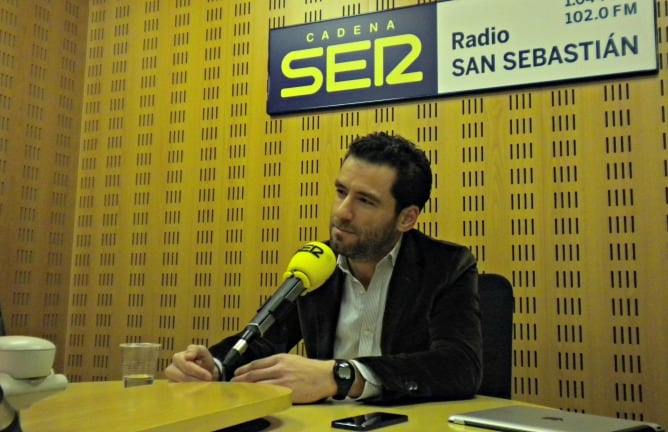Borja Sémper en los micrófonos de Radio San Sebastián