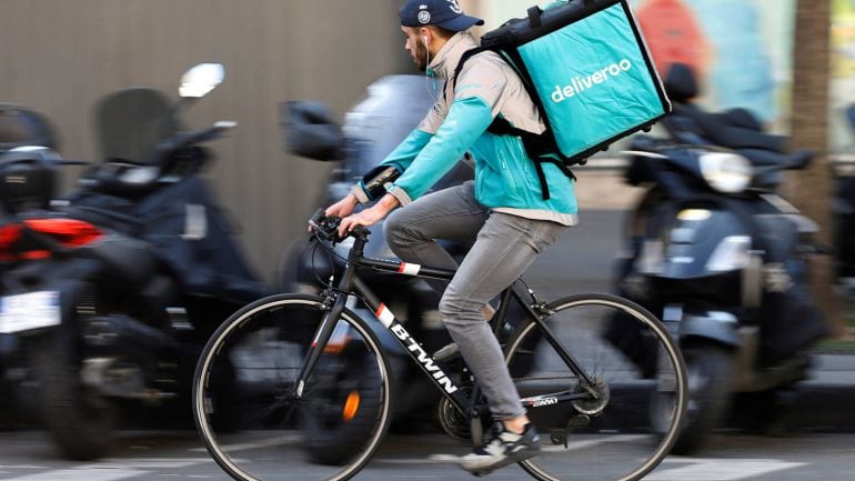 Un rider de Deliveroo en París