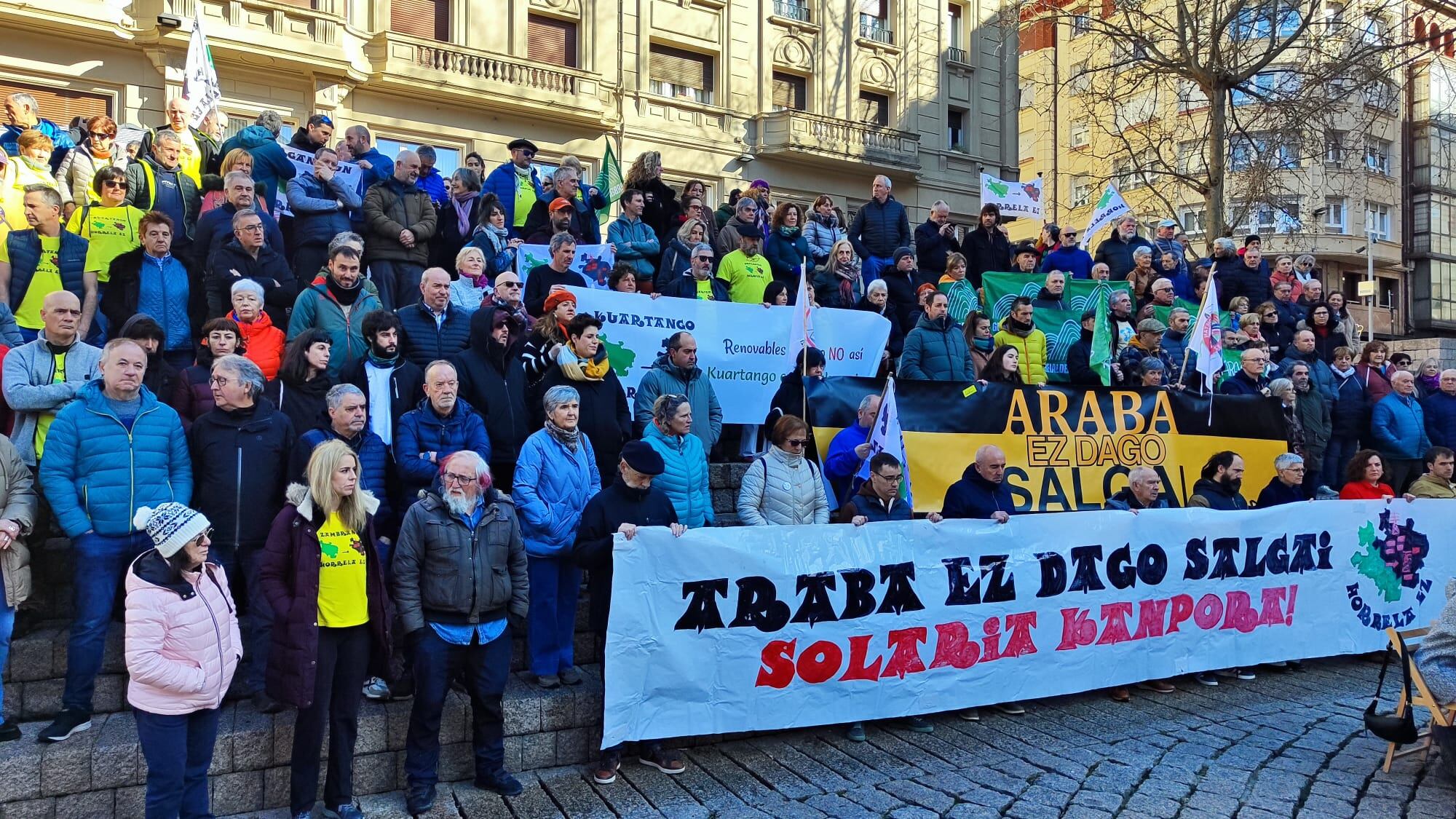 Alcaldes y representantes de juntas administrativas de Álava muestran su rechazo a los planes de Solaria