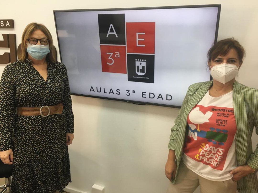 Directora y concejala Cultura Elda en rueda de prensa