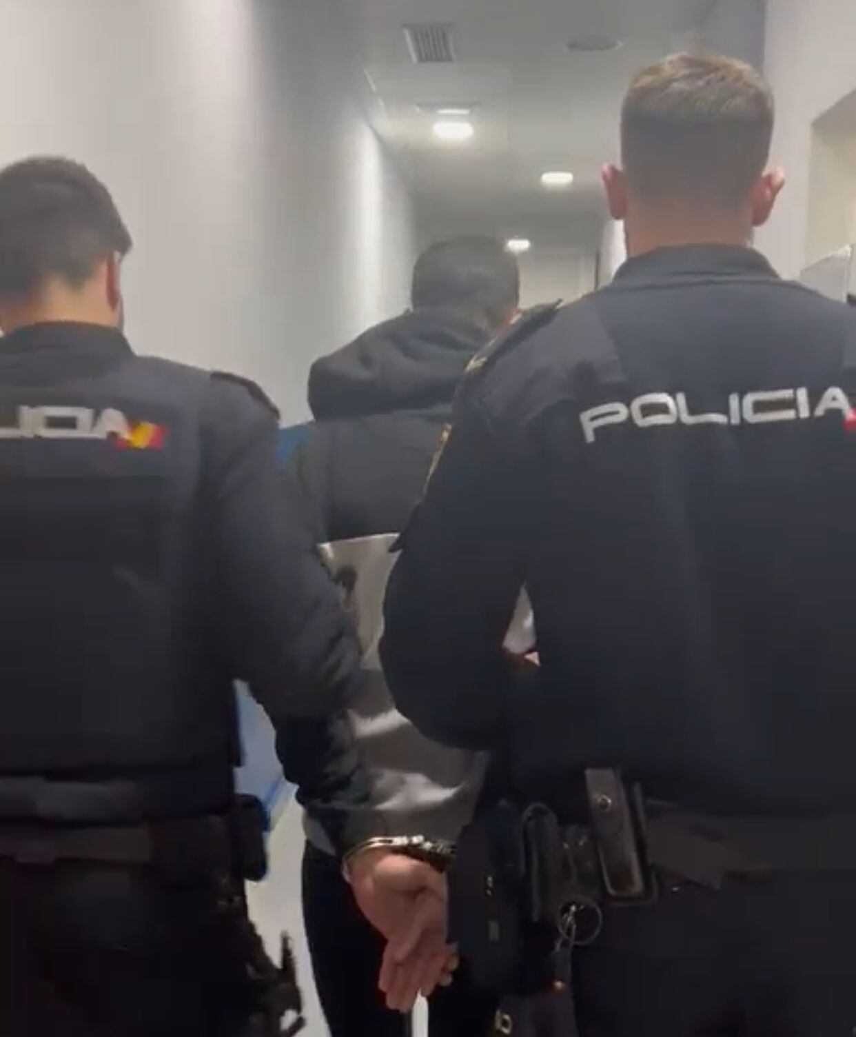Detención del individuo en dependencias policiales