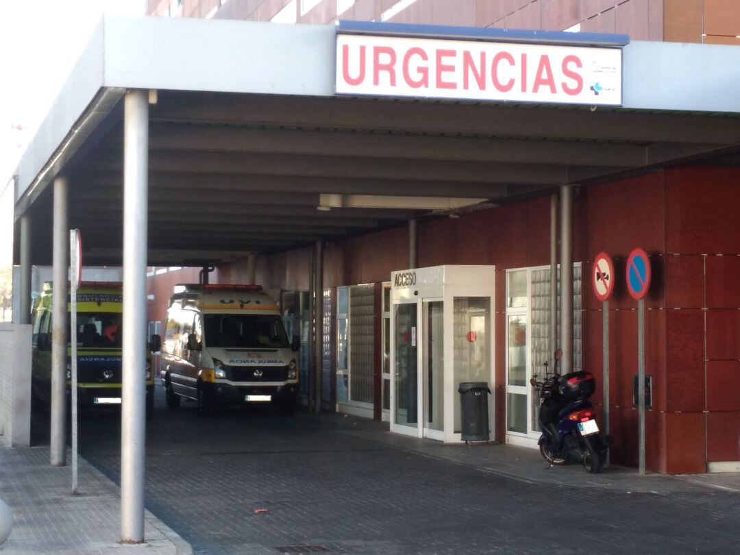 Entrada al servicio de urgencias del Hospital Virgen de la Concha