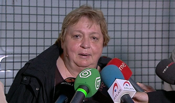 Imagen de televisión de María Teresa Mesa, portavoz de la auxiliar de enfermería contagiada de ébola