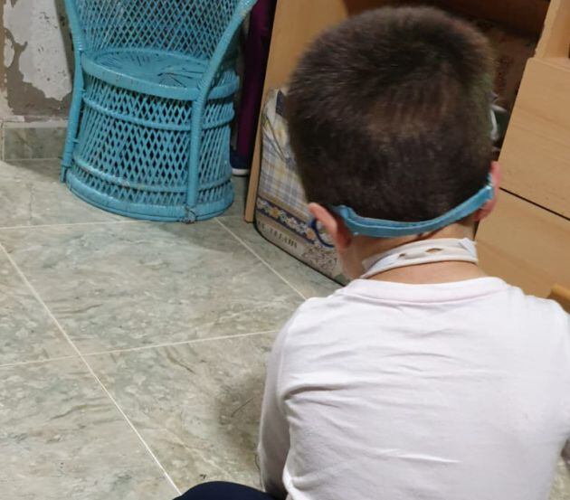 Gabriel, de 3 años, sigue esperando una enfermera en su centro educativo