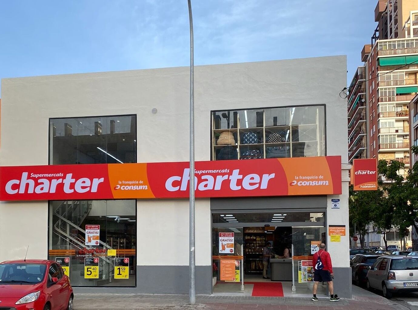 Charter cierra 2021 con récord de aperturas