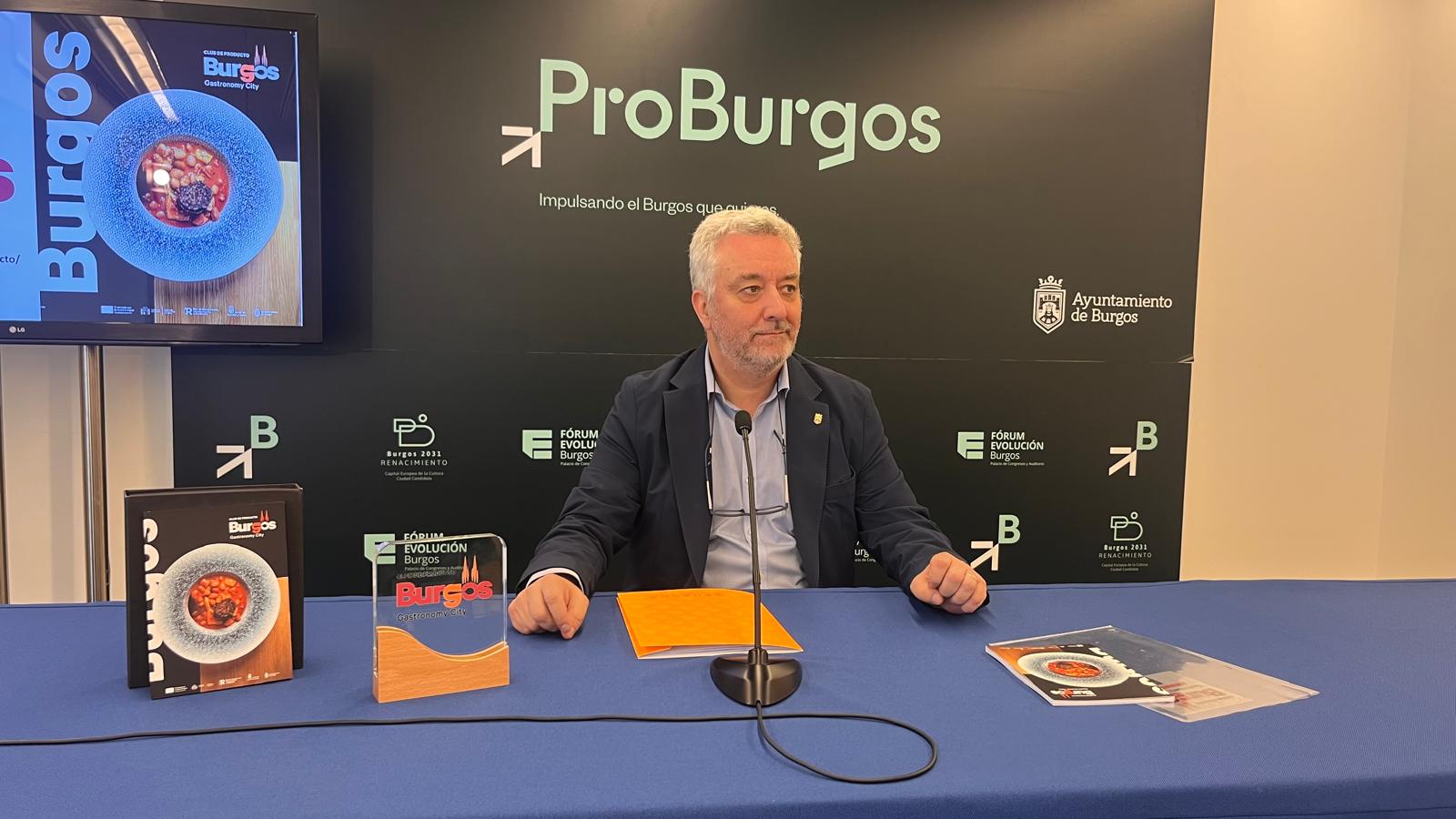 Carlos Niño en la presentación del Club de gastronomía