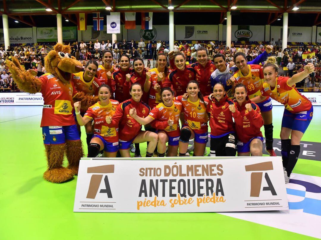 Las &#039;Guerreras&#039; celebran el pase al Mundial tras el partido ante Islandia