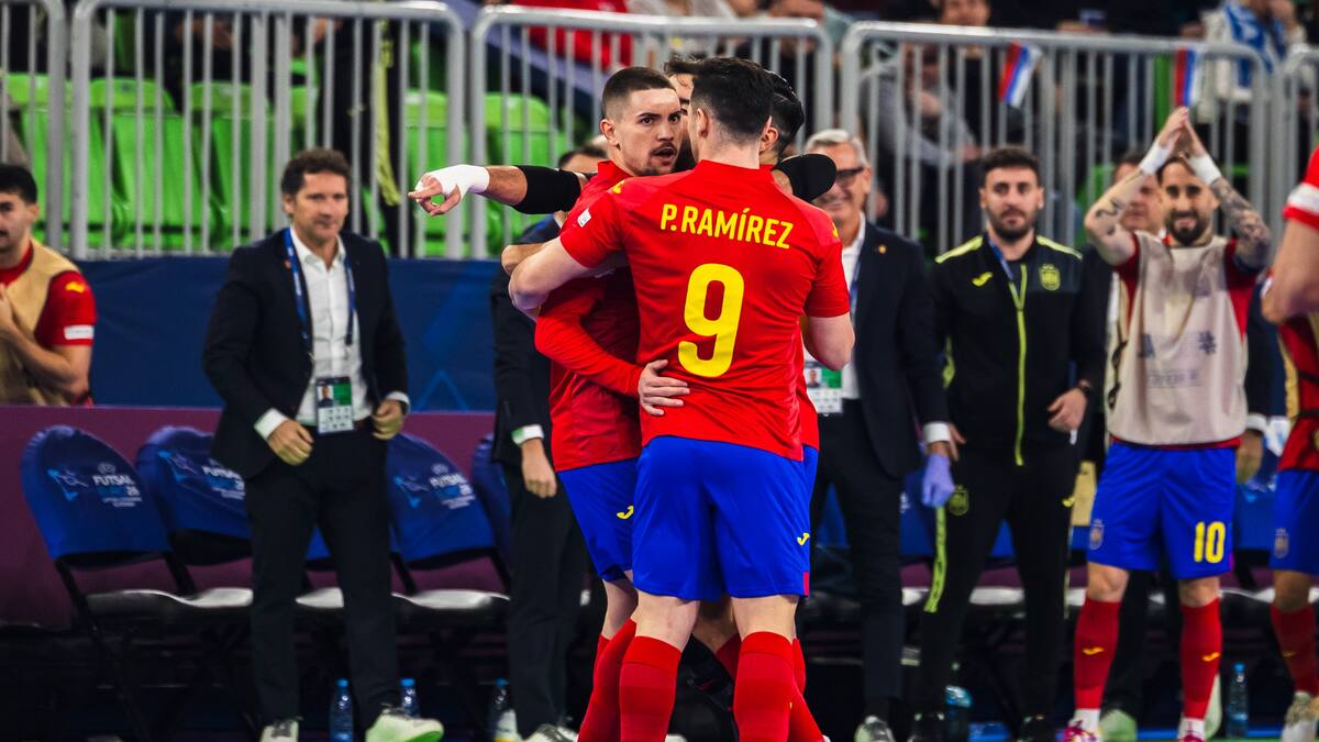 Novoa debuta con nota en una España ilusionante