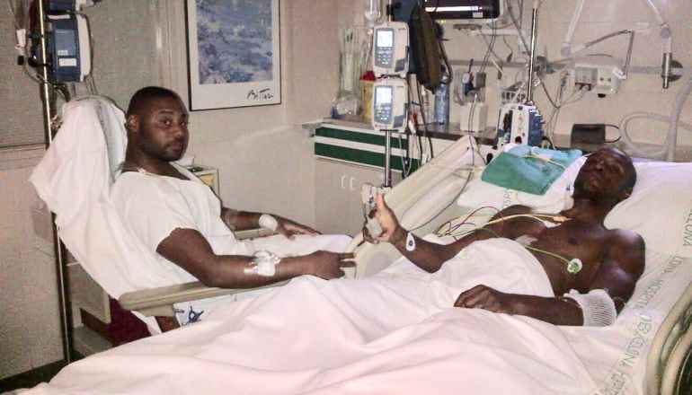 Abidal y su primero Gerard en el Hospital Clínico de Barcelona