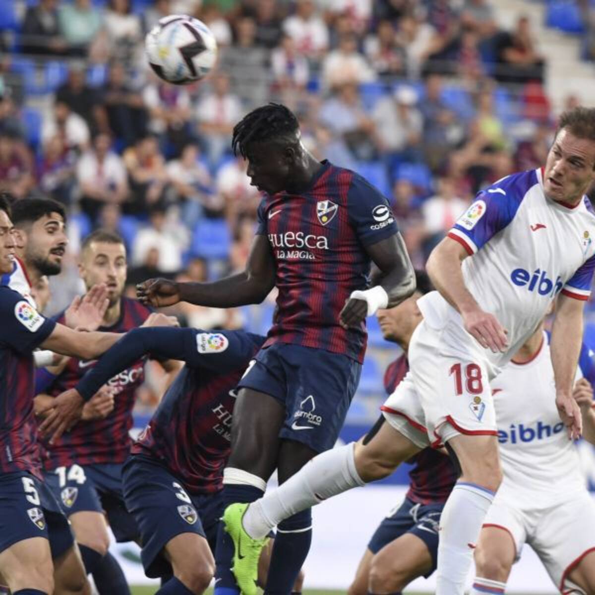 El Huesca no pudo con el Éibar para despedir la temporada