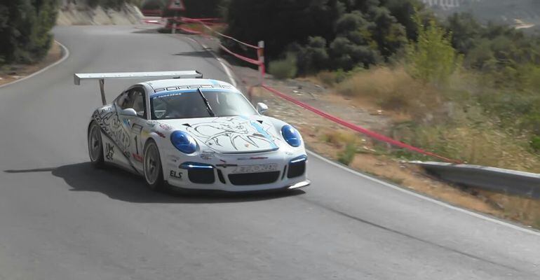 Coche participante en una edición anterior de la Subida a la Mota.