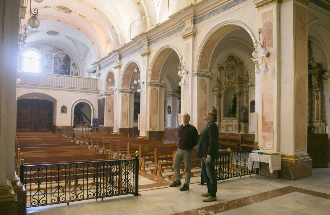 Comprobación de daños en la iglesia del Beato de Gandia 