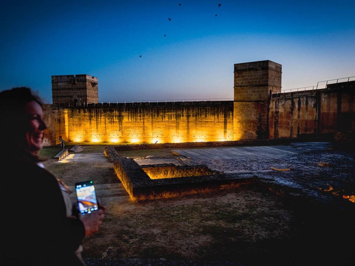 Alcalá de Guadaíra abre su Castillo a las visitas nocturnas tras dotarlo de iluminación artística ornamental