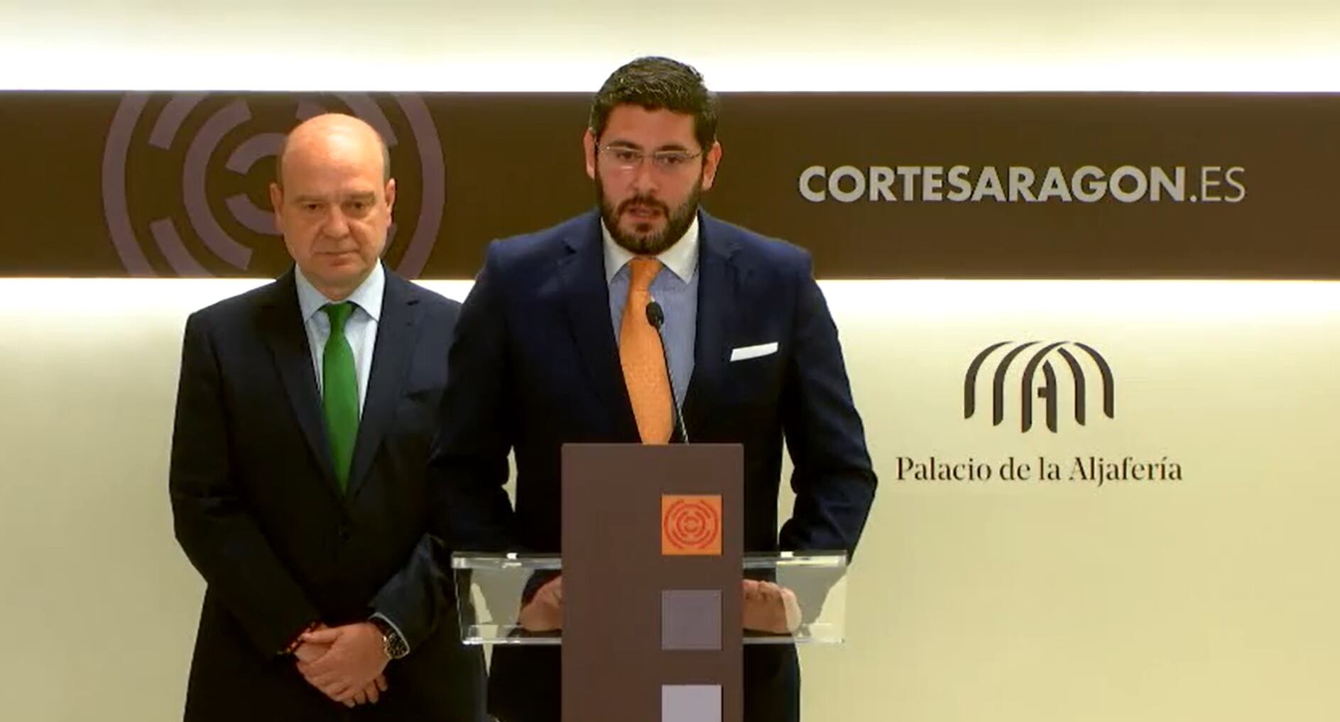 Alejandro Nolasco y Santiago Morón (Vox), durante la rueda de prensa en las Cortes de Aragón