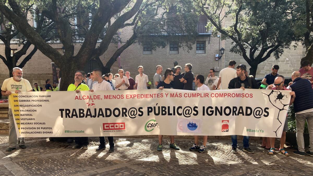 Los trabajadores municipales del Ayuntamiento de Huesca esperan retomar las negociaciones con el nuevo gobierno