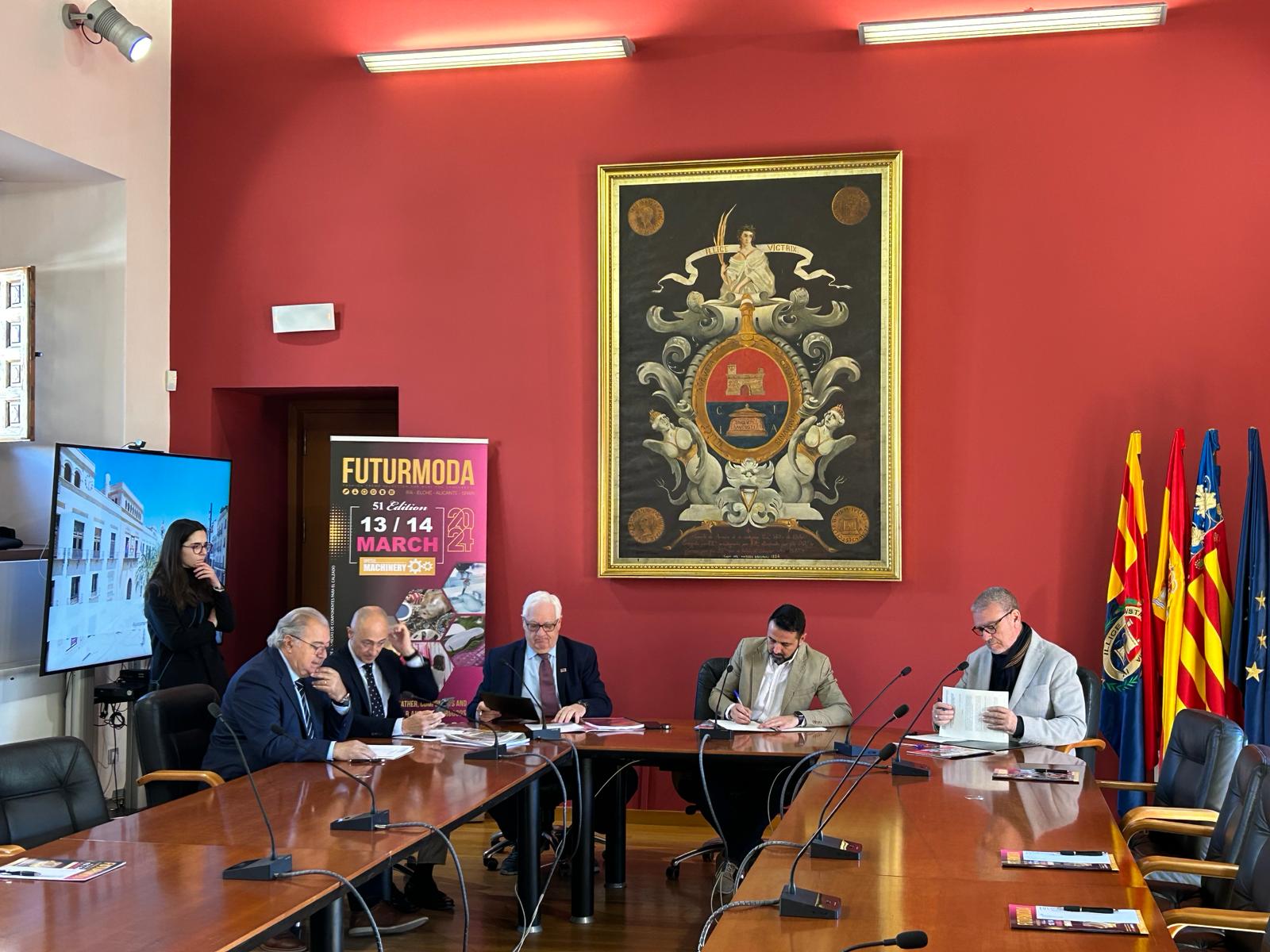 Firma del convenio de Futurmoda