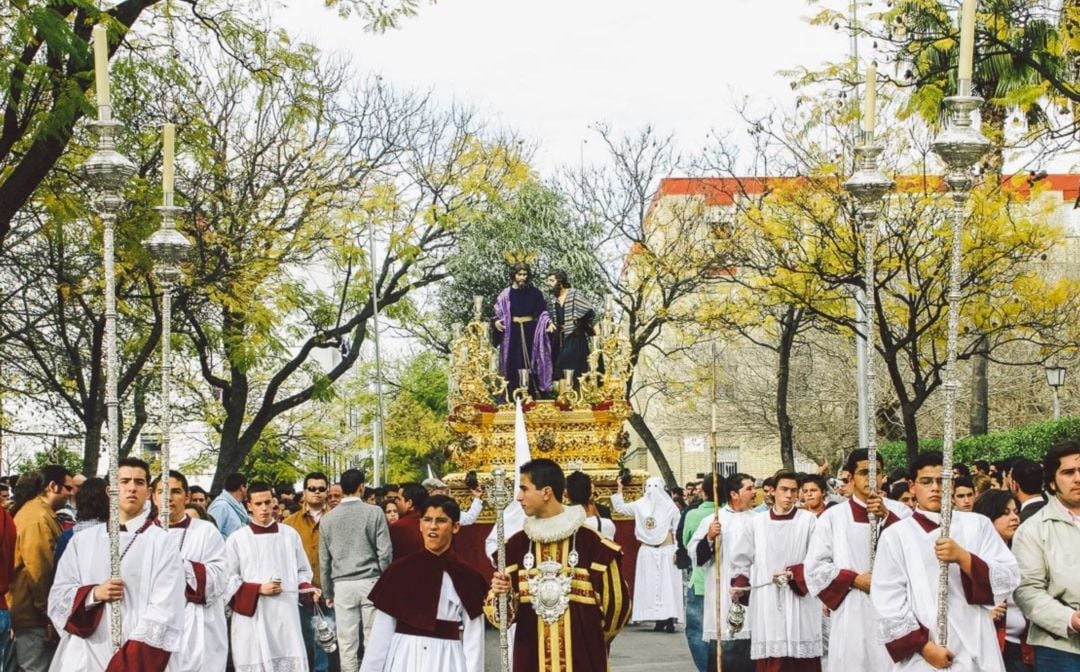 Hermandad de la Clemencia por las calles del Polígono de San Benito