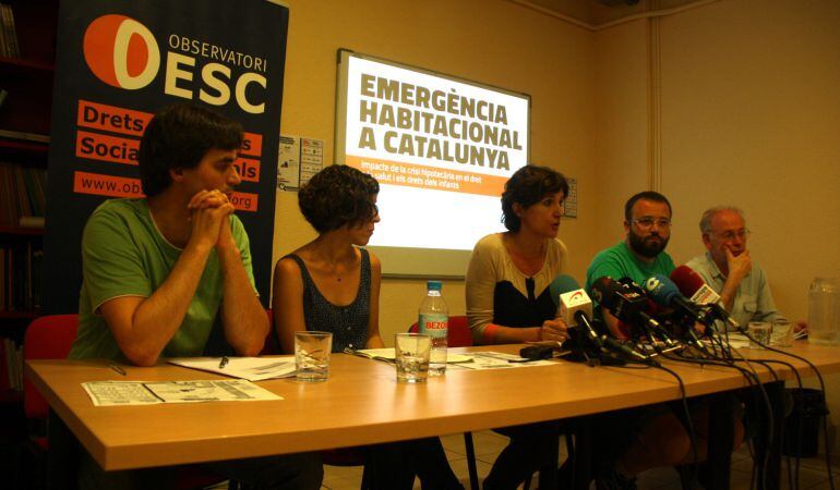 El risc de patir malalties en persones en perill de desnonament triplica el de la resta de la població