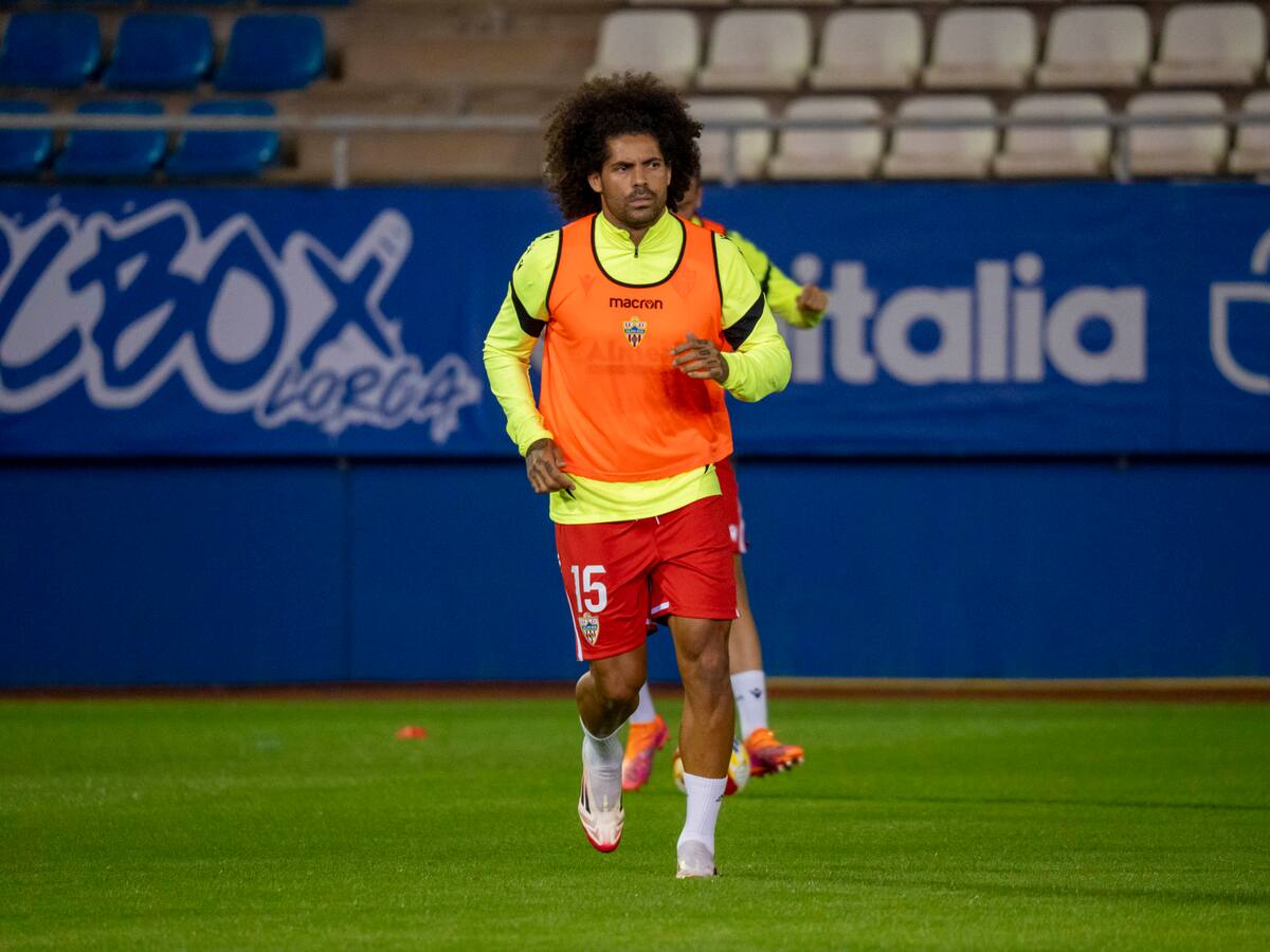 Oficial: Aridane rescinde en el Almería