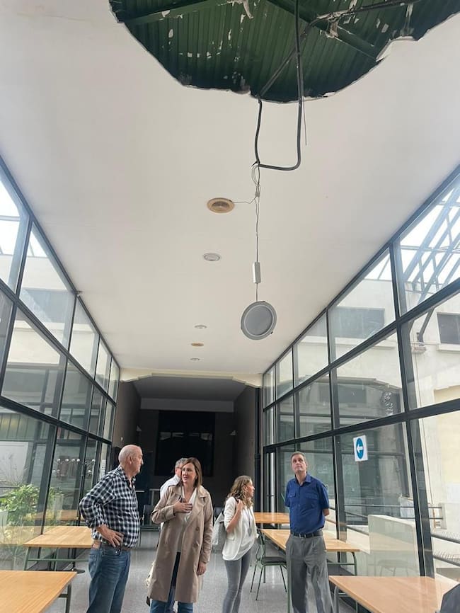 Visita de María José Catalá al instituto Abastos de València.