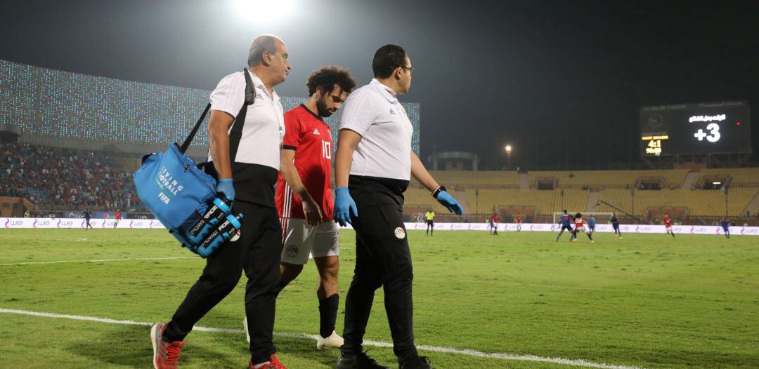 Salah se retira junto al cuerpo médico de la Selección de Egipto