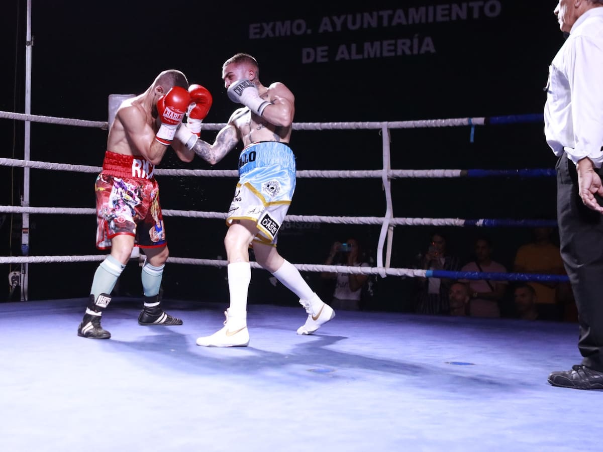 El Frontón de Andarax reúne a 300 personas que vivieron una noche intensa de boxeo