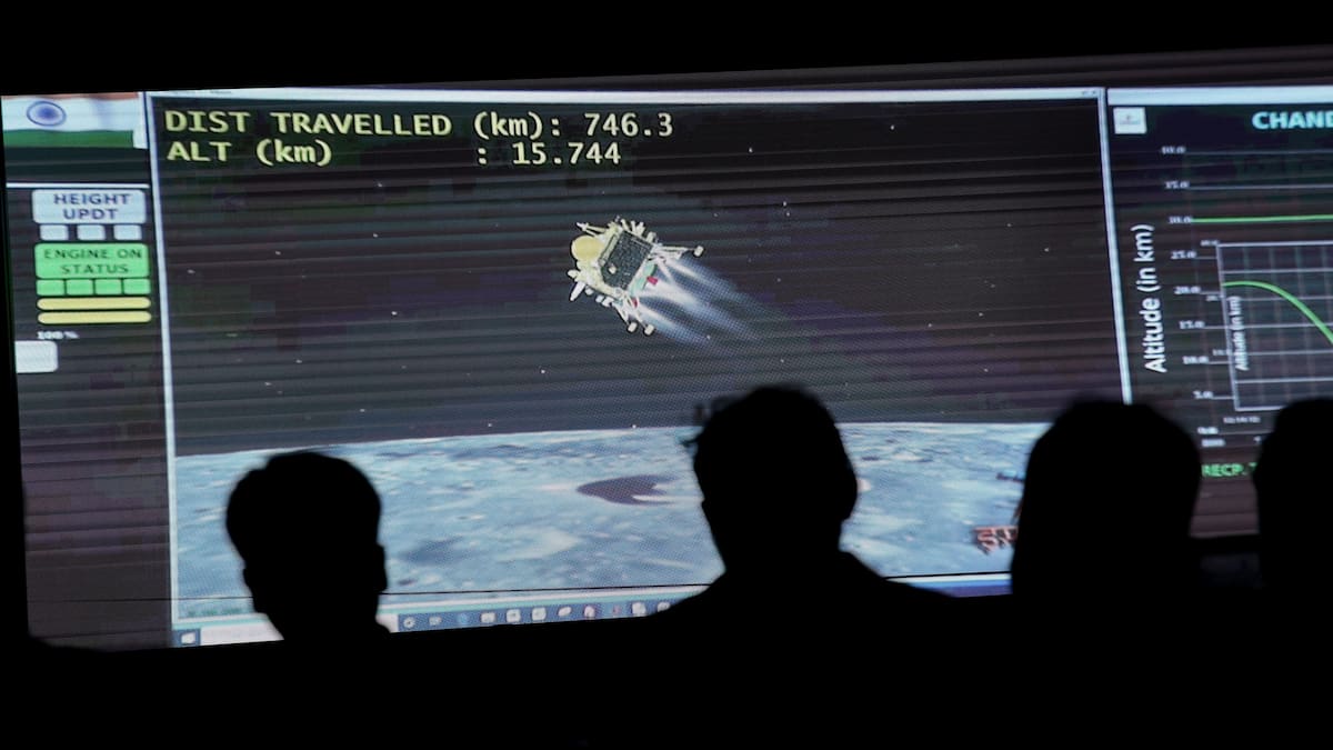 ¿Qué implica que la India haya llegado al polo sur de la Luna? Lo explica un experto de la Agencia Espacial Europea