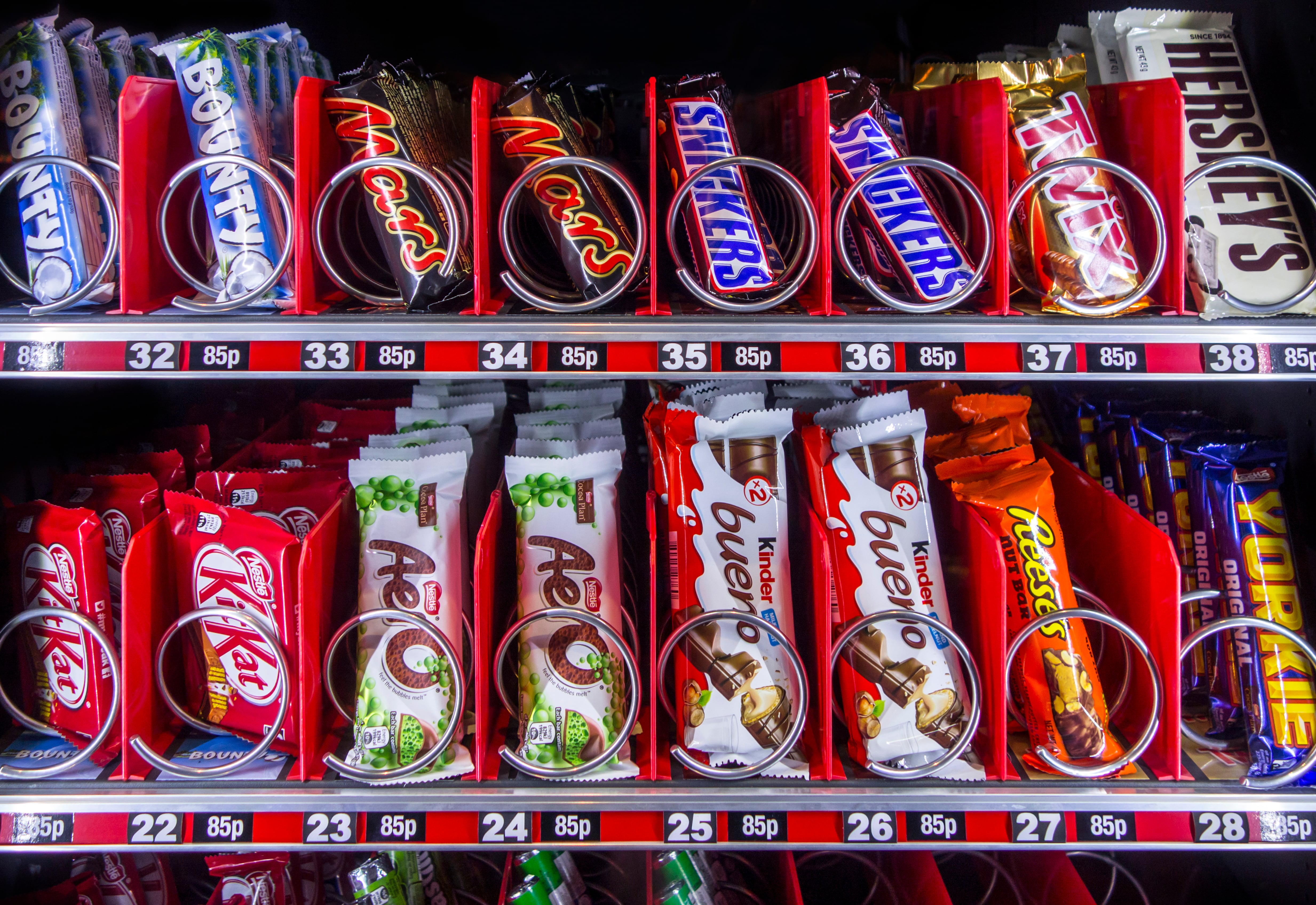 Máquina de chocolatinas en una imagen de archivo